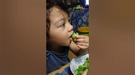 nag almusal ng ugart si baby yanna
